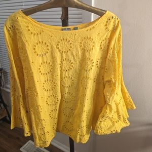 NEW YORK & COMPANY Women Yellow Eyelet 3/4 bell Sleeve